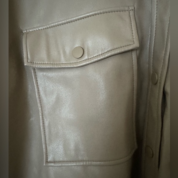 NWT DYNAMITE Taupe color Leather jacket -Large  cute to style with hoodie inside - Picture 2 of 6
